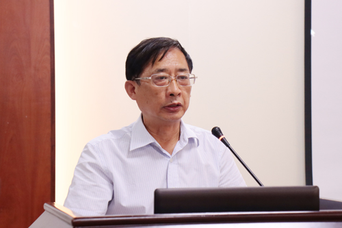 03图为易伟义发言.jpg 03图为易伟义发言.jpg