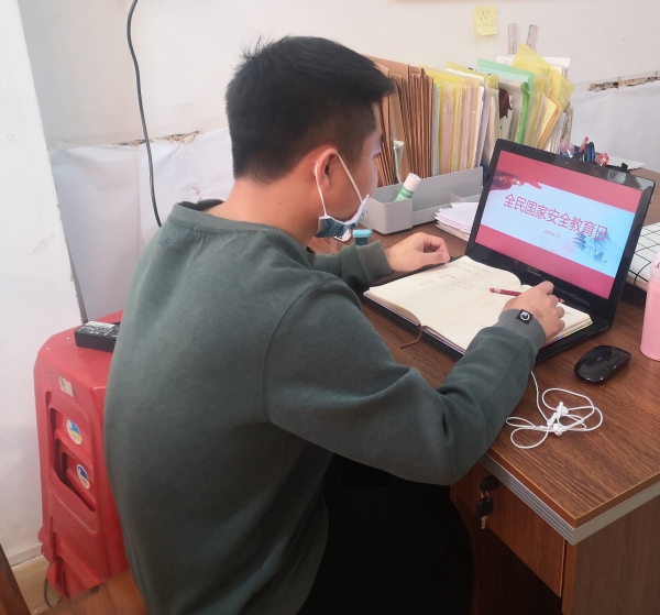 辅导员开班会1(1).jpg 辅导员开班会1(1).jpg